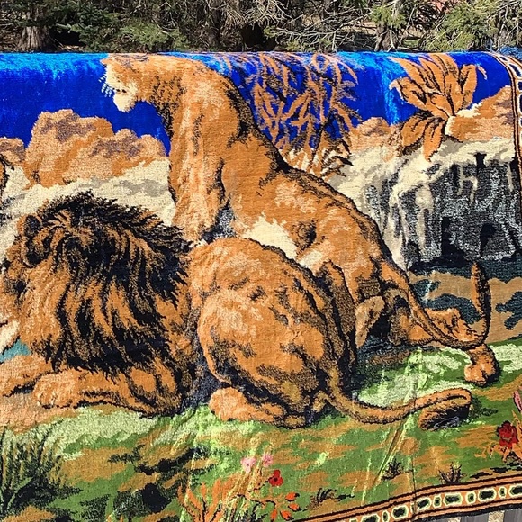VINTAGE Velvet Rug Stag Lions and Gazelles Scenic Wall Tapestry - Picture 7 of 13
